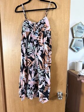 Billabong Black, Peach & Light Blue Floral Top